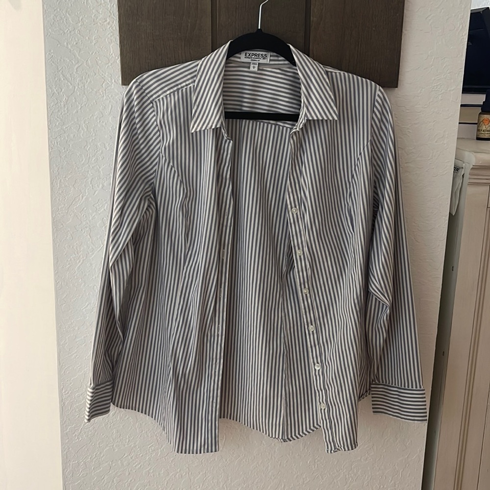 Express women’s button down long sleeve